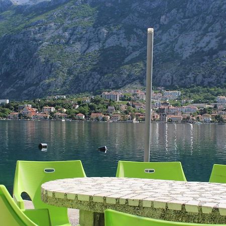 Mare E Montagna Apartment Kotor Bagian luar foto