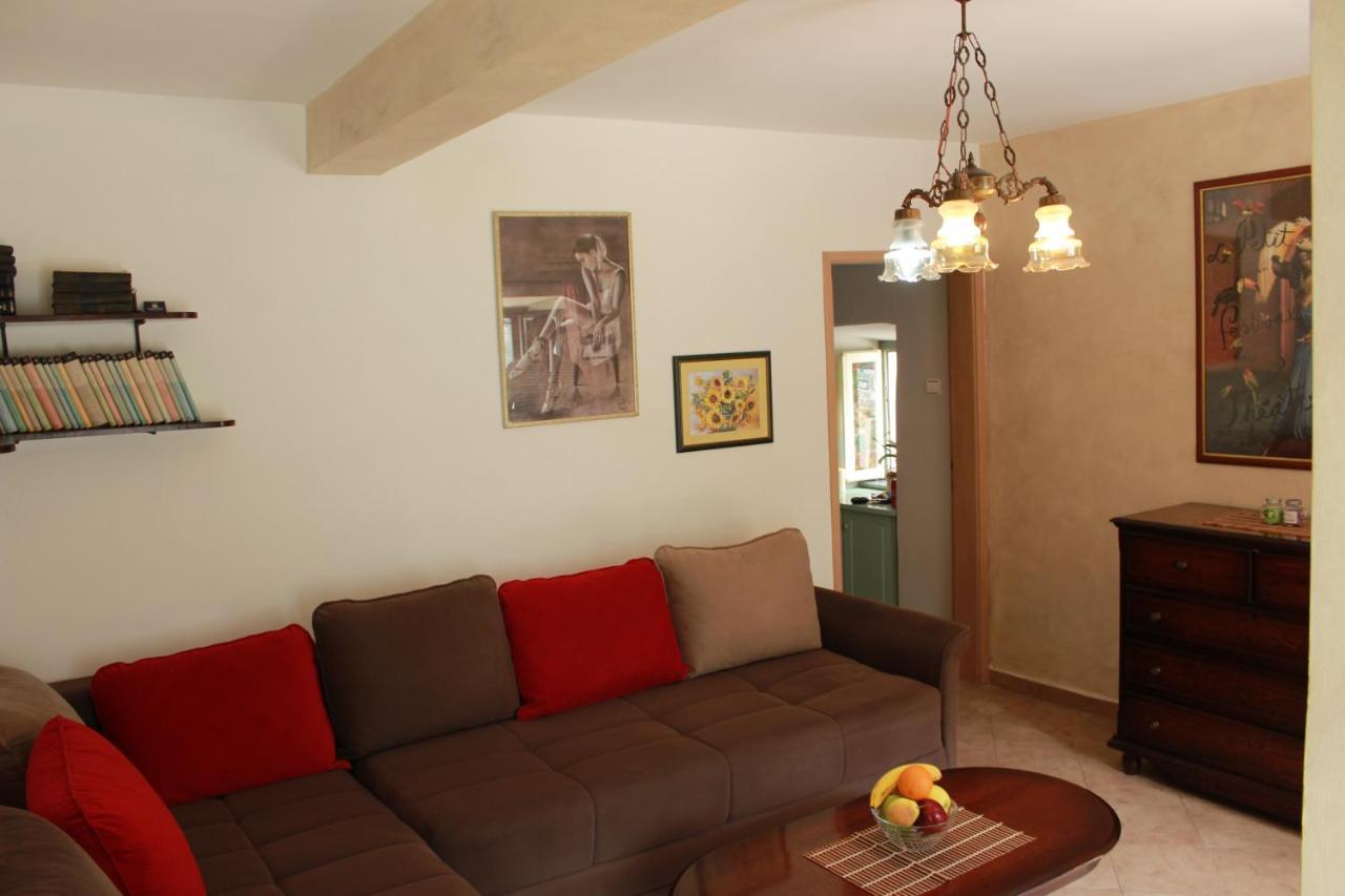 Mare E Montagna Apartment Kotor Bagian luar foto