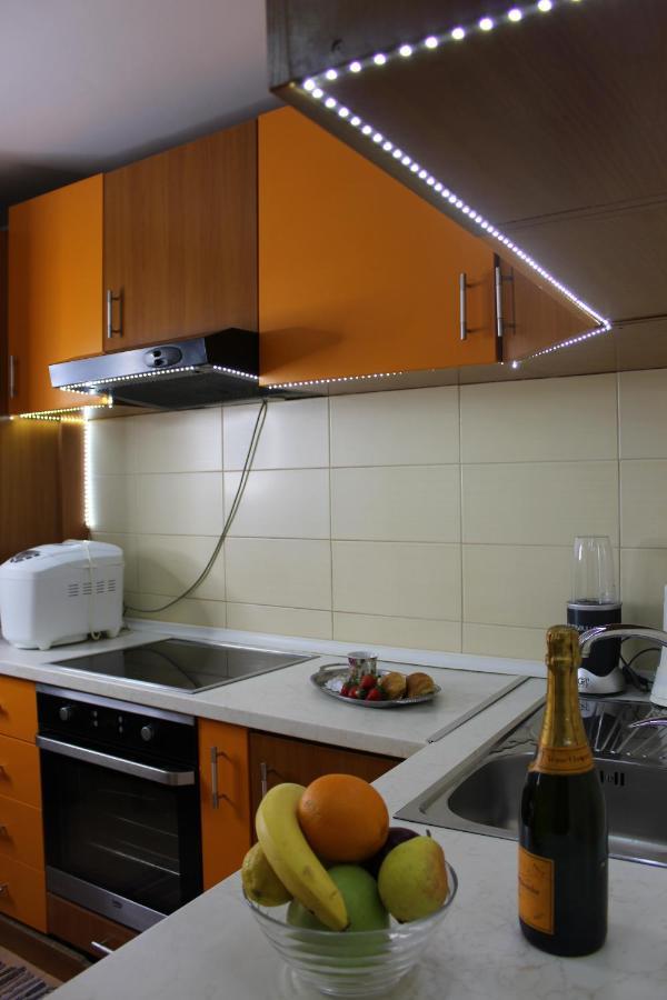 Mare E Montagna Apartment Kotor Bagian luar foto