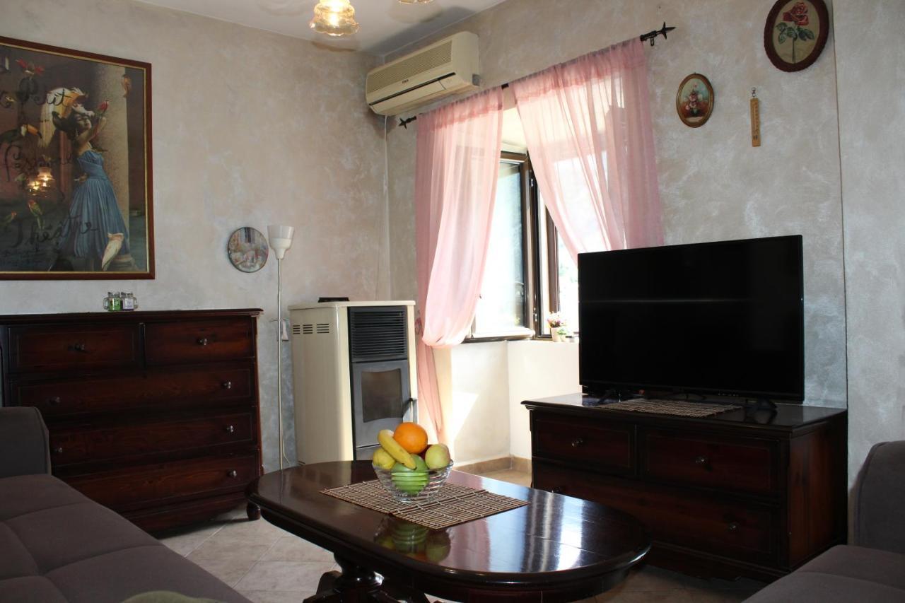 Mare E Montagna Apartment Kotor Bagian luar foto
