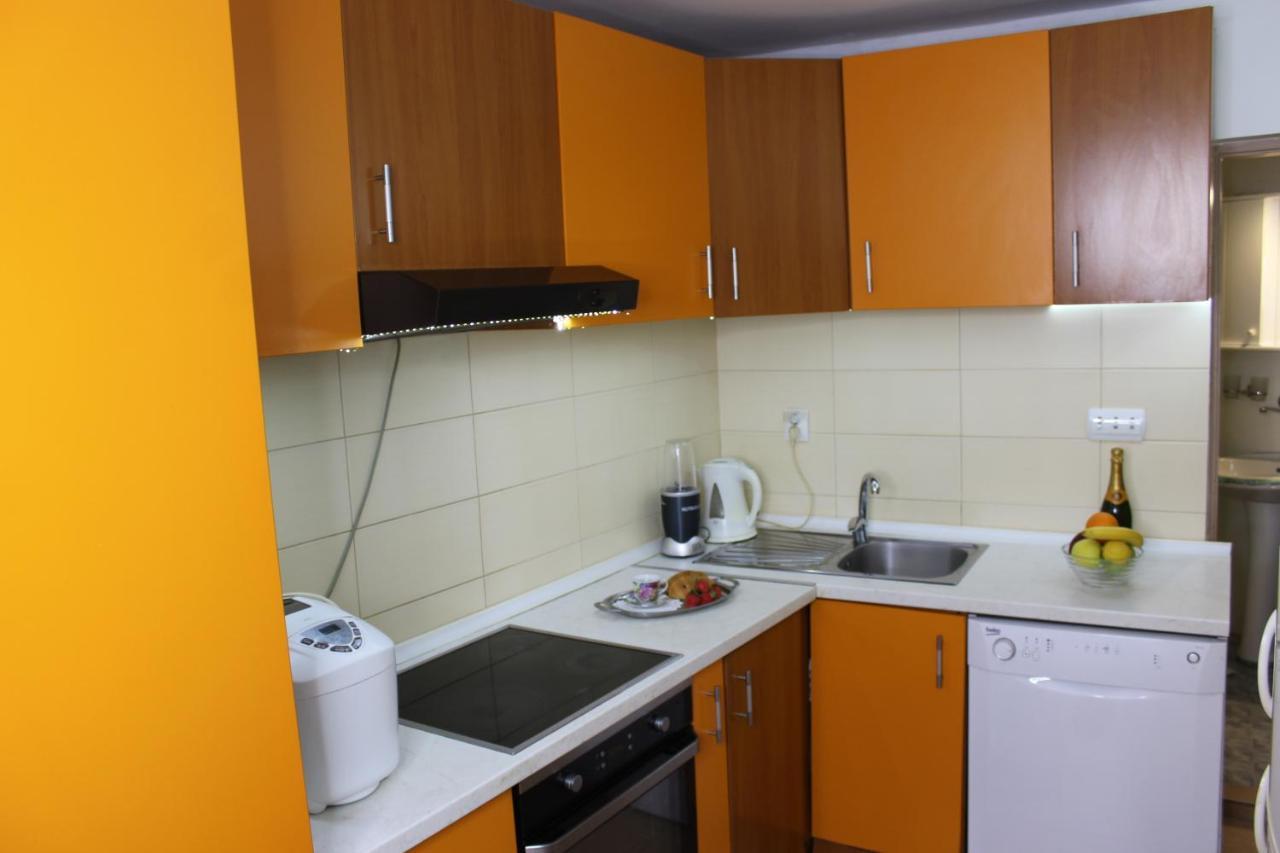 Mare E Montagna Apartment Kotor Bagian luar foto