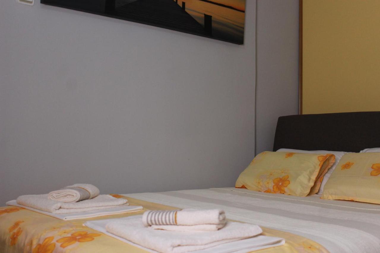Mare E Montagna Apartment Kotor Bagian luar foto