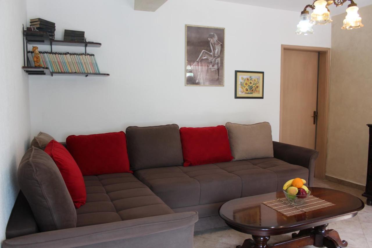 Mare E Montagna Apartment Kotor Bagian luar foto
